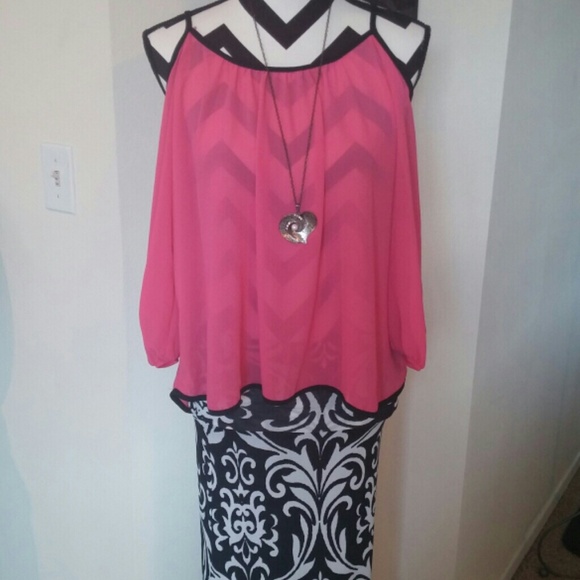 Chic Top - Picture 3 of 3