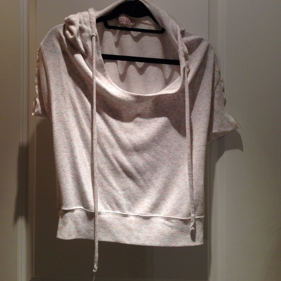 LaROK short sleeve hooded pullover - Picture 2 of 4