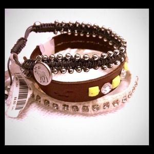 A&F and Hollister bracelets (3)