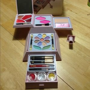 Cameo makup set