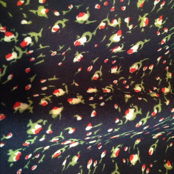 floral skirt - Picture 3 of 3