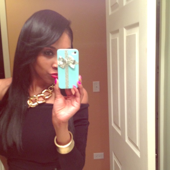Beautiful Enlarged Gold Necklace and Bracelet Set