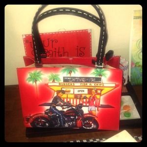 A brand new Purse retro w glitter engraving