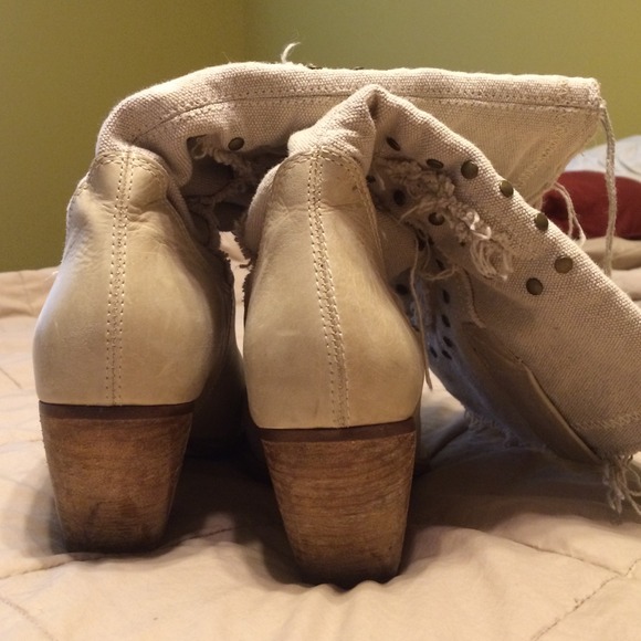 💗CLOSETCLEAROUT💗NEW Boho Boots w Fabric Upper - Picture 3 of 4