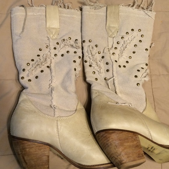 💗CLOSETCLEAROUT💗NEW Boho Boots w Fabric Upper - Picture 4 of 4