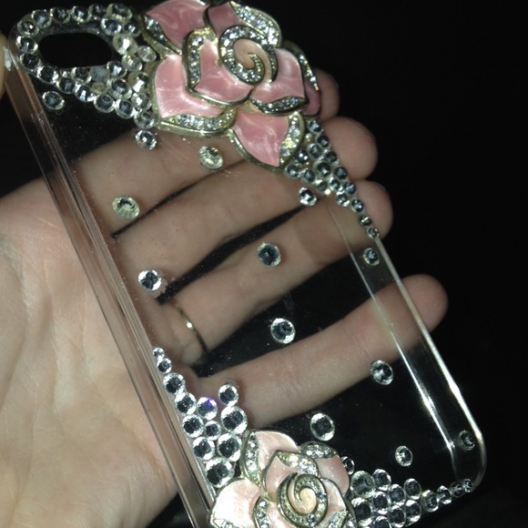 Super cute iphone flower case with diamonds - Picture 1 of 1