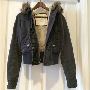 YOUTH Abercrombie Youth Bomber size Large