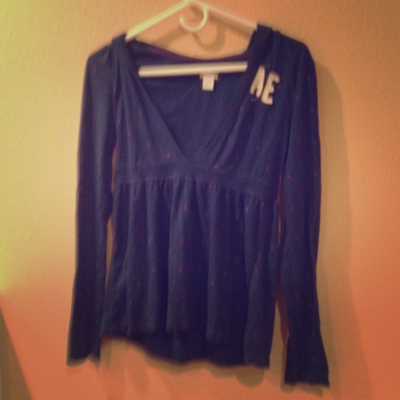 American Eagle long sleeve with hood