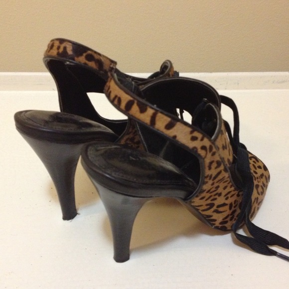 Shoes - Picture 3 of 3