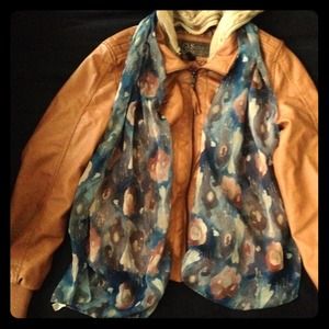 Fashionable flower scarf