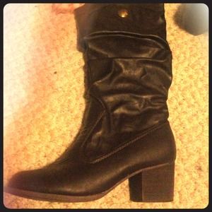 Gorgeous leather Pierre Dumas women's boots!