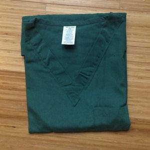 Brand new SoftScrubs Top 💚