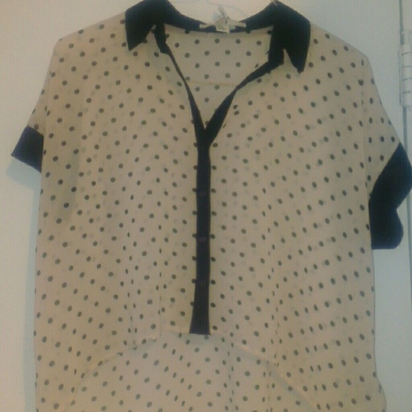 Gorgeous polka dot high-low top - Picture 1 of 3