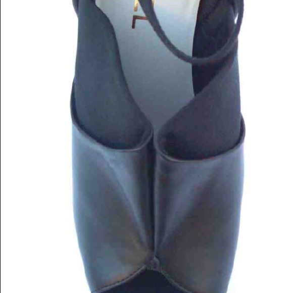 SOLD Chanel runway platform add'l pics - Picture 2 of 4