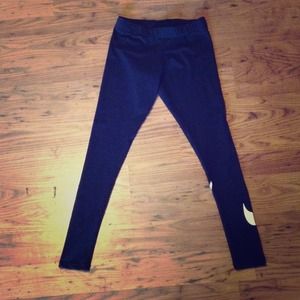Hold!!!Nwot! Nike black swoosh leggings!