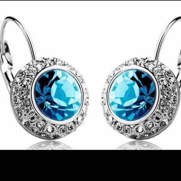 Jewelry - 🎉HP🎉Big blue bling earrings
