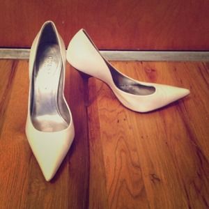White heels-Guess