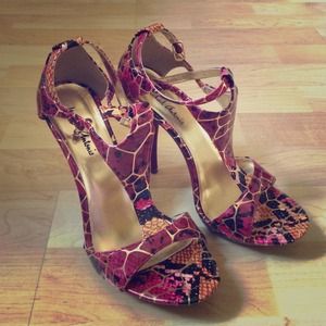 Gorgeous heels! Perfect for summer