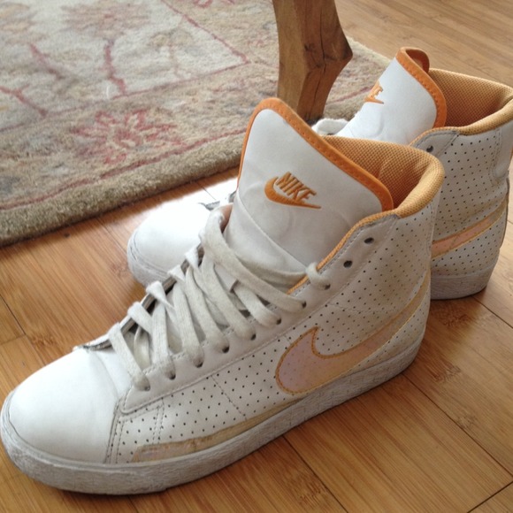 ✨Nike High Top Classic ✨ - Picture 2 of 4