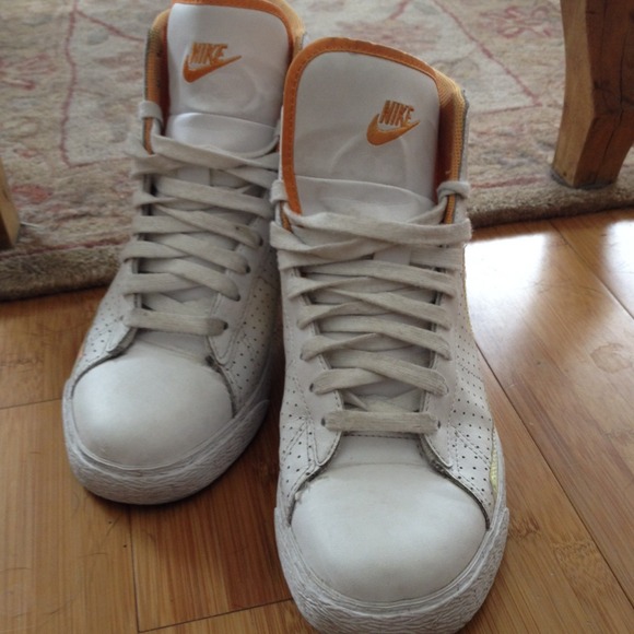 ✨Nike High Top Classic ✨ - Picture 3 of 4