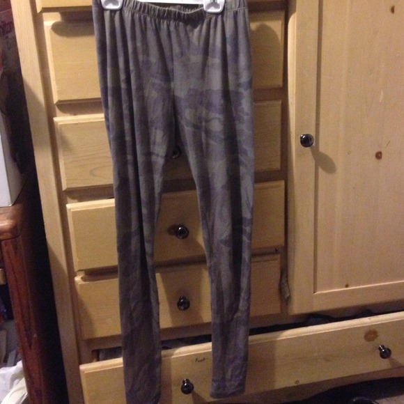 Camo leggings