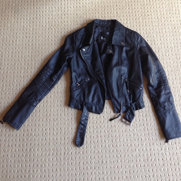 *SOLD* Black Faux Leather Jacket Zippers on sleeve - Picture 2 of 4