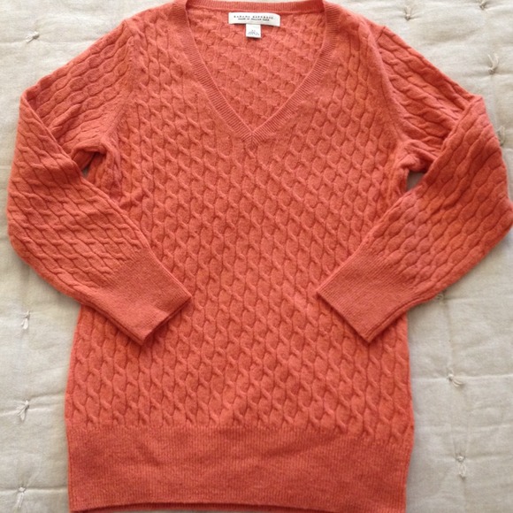 Banana Republic Sweater - Picture 3 of 3