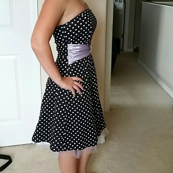 Dress - Picture 2 of 4