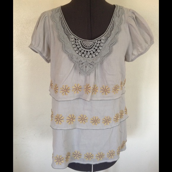 Anthropologie Tops - 🚨HP💋ANTHRO Tiered top, Sz Small