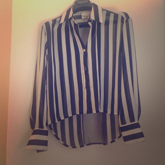 Black and white, vertical striped top w mesh panel