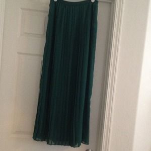 Green maxi skirt