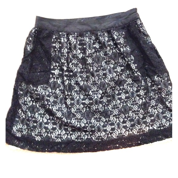 Lace skirt