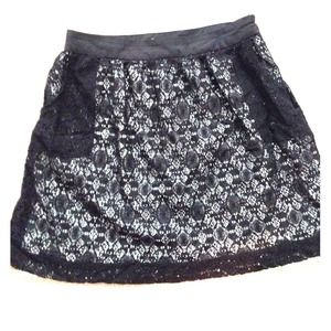 Lace skirt