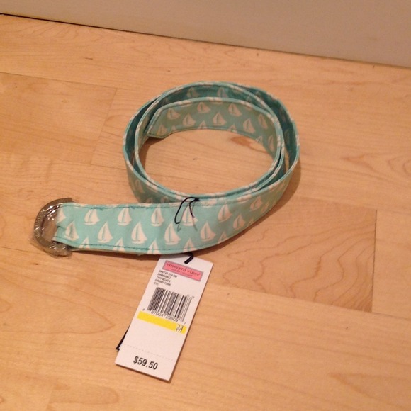 ⛔️SOLD BRAND NEW vineyard vines d ring belt size M