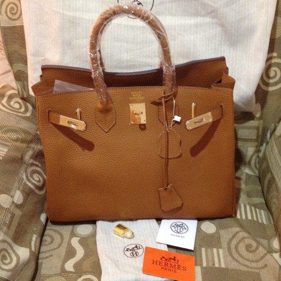 Brown tote 35"