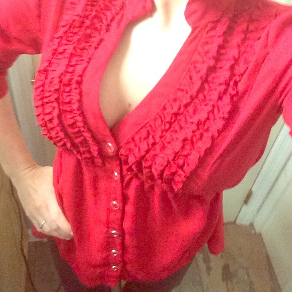 Red quarter sleeve blouse