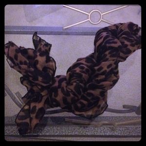 Leopard scarf