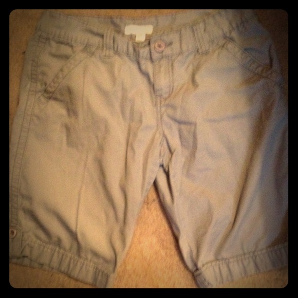 A pair of short capris!