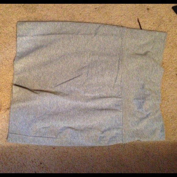 A tight fitting skirt! - Picture 2 of 3