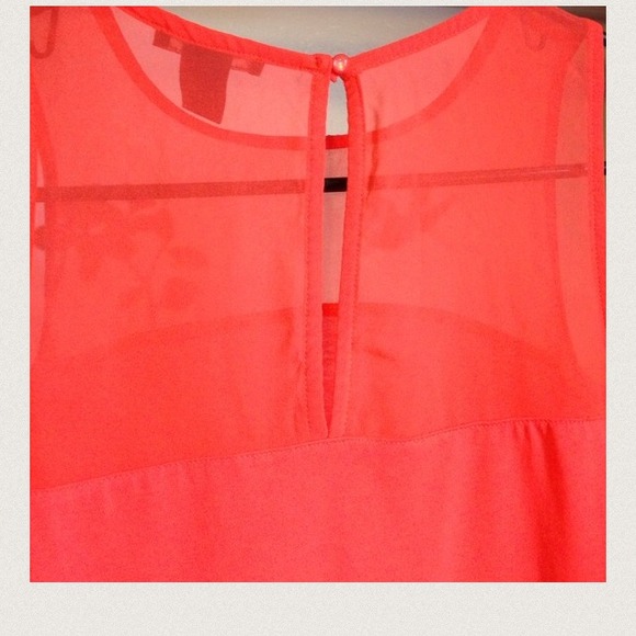 Pink Top💕 - Picture 2 of 2