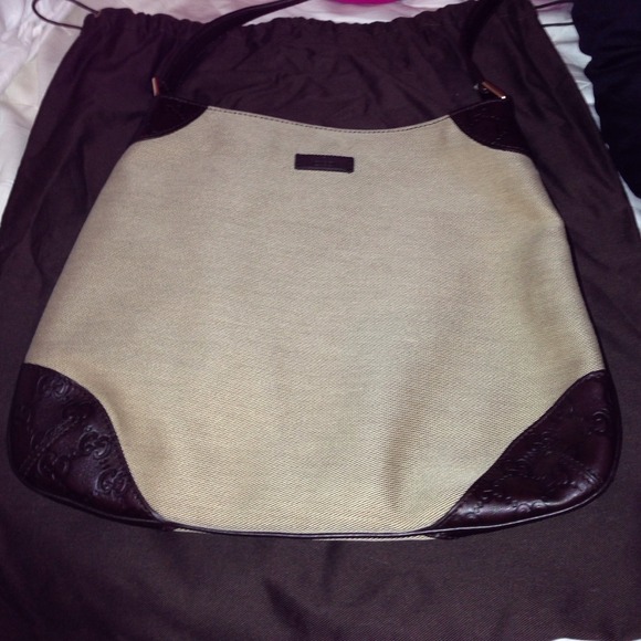 Gucci purse and dust bag