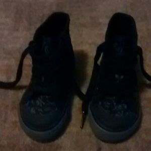 Toddler Canvass sneakers