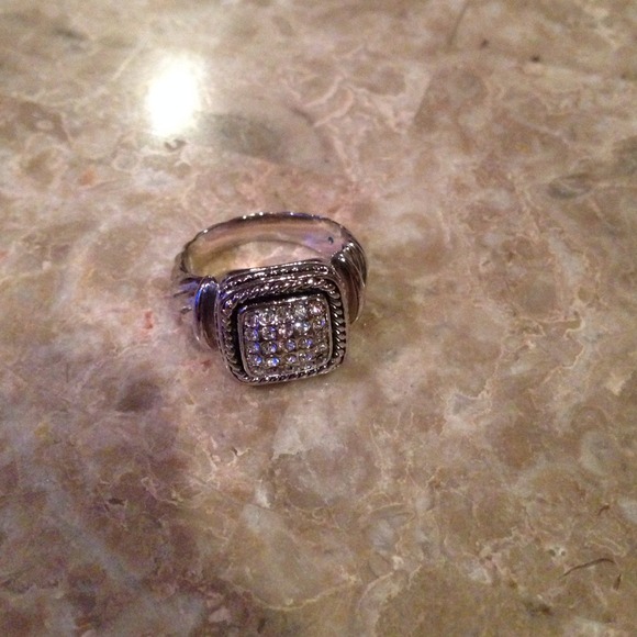 Pretty glam ring 💙