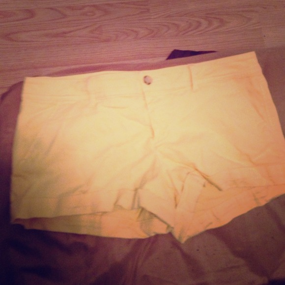 Abercrombie and Fitch yellow shorts!