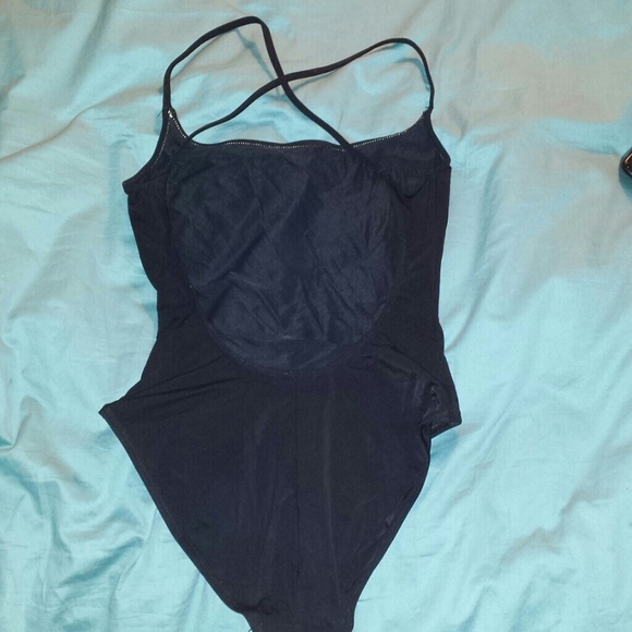 One piece swimsuit - Picture 2 of 2