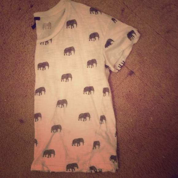 Elephant print tee