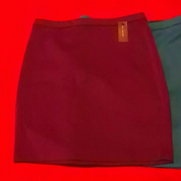 Skirts - Picture 2 of 3