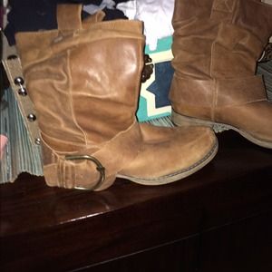 Rugged Steve Madden boots wore once