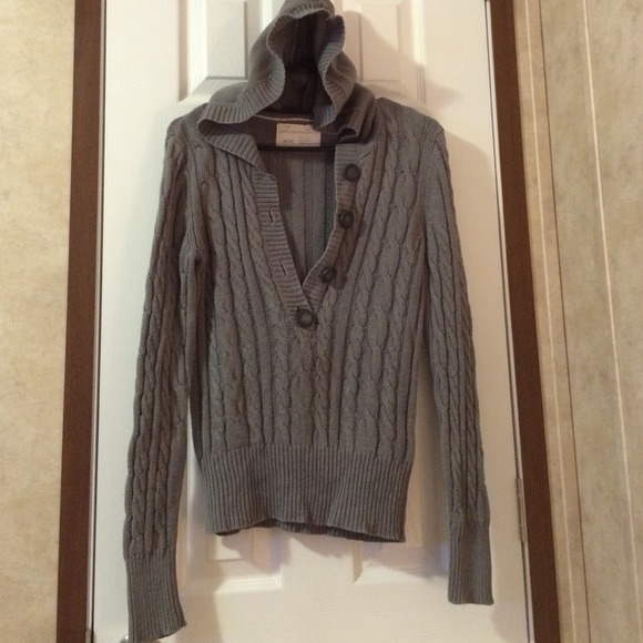 Hooded sweater