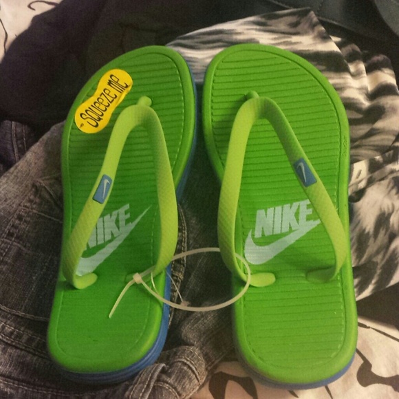 Nike flip flops